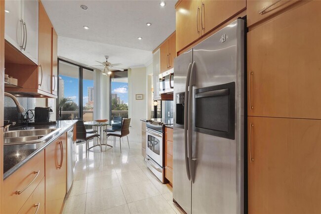 Building Photo - 20191 E Country Club Dr