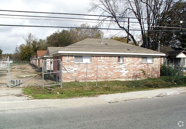 Las Palmeras Patio Homes - Houston, TX | Apartment Finder