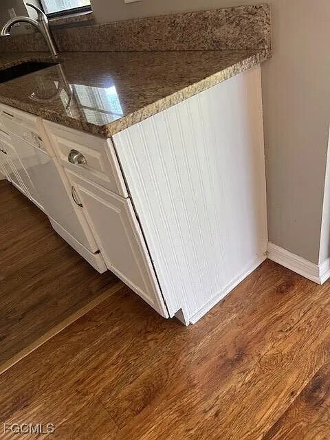 Building Photo - 2321 SE 5th Ct