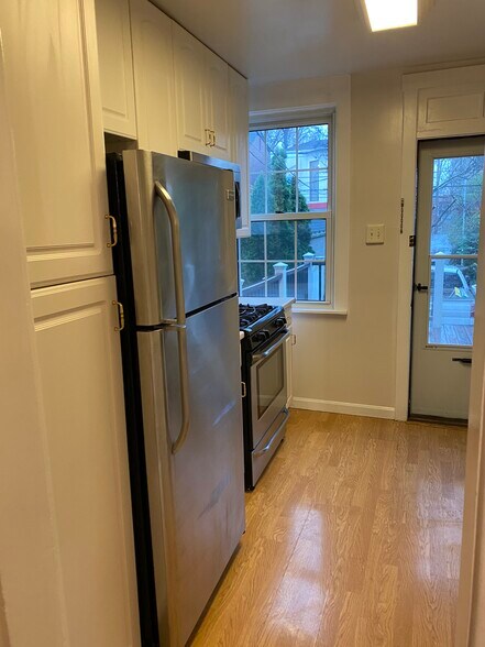 Building Photo - 5931 Alder St