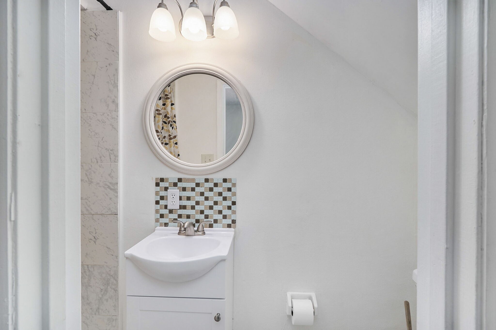 Building Photo - 5213 Clover Hill Dr