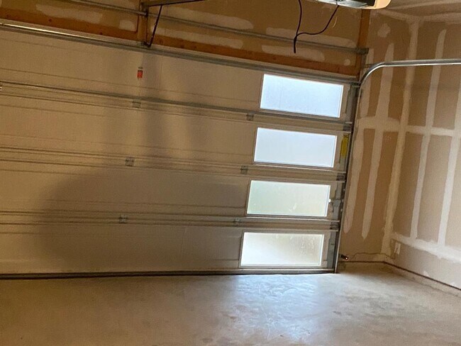 Building Photo - 121 Parryi Cove