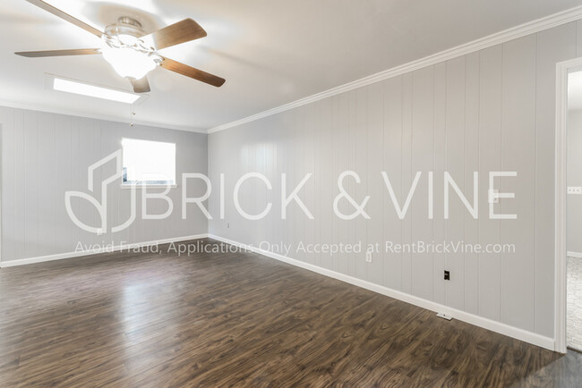 Building Photo - 1608 Ridgecrest Rd