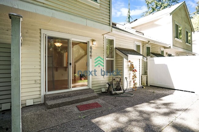 Building Photo - 3 Bed 2.5 Bath Townhome for Rent in Kirkland!