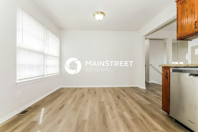 Building Photo - 3 Bedroom Pet-Friendly Home in INDEPENDENCE, MO with Main Street Renewal