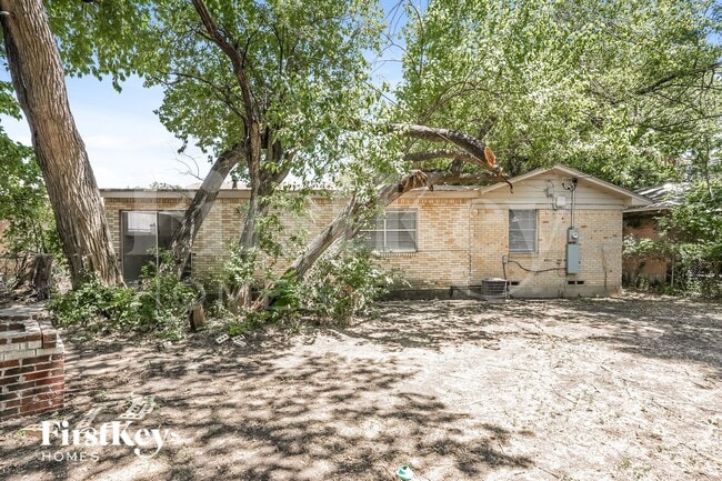 Building Photo - 619 S Alexander Ave