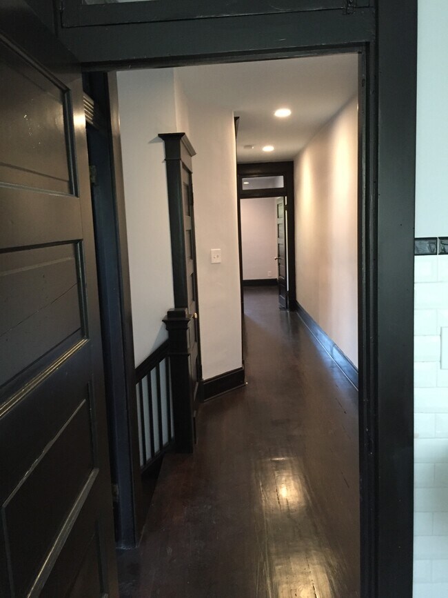 Building Photo - 1603 E Michigan St