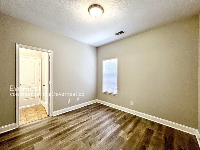 Building Photo - 6437 Arbor Lake Dr W