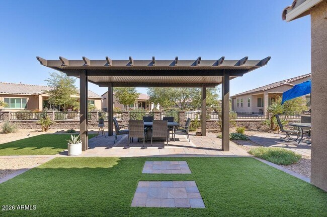 Building Photo - 416 N Questa Trail
