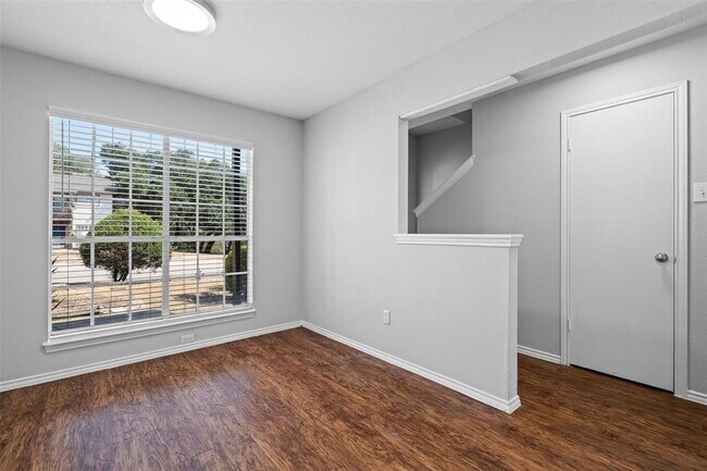 Building Photo - 1806 River Crossing Cir