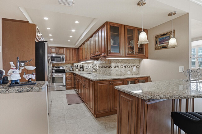 Building Photo - 3450 S Ocean Blvd