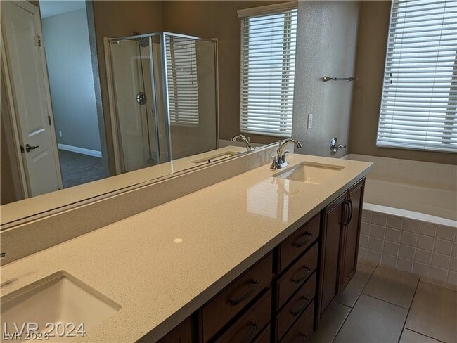 Building Photo - 909 Old Creek Way