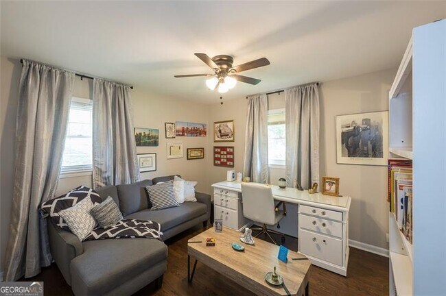 Building Photo - 1025 Hilburn Dr SE