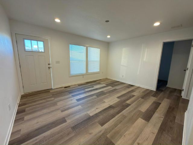 Building Photo - 4650 E Carey Ave