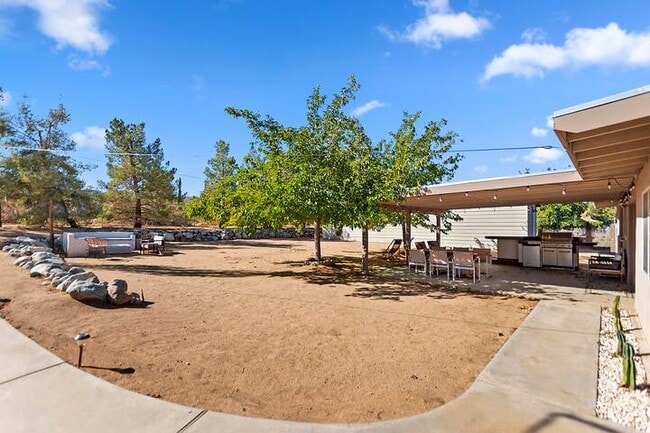 Building Photo - 58327 Bonanza Dr