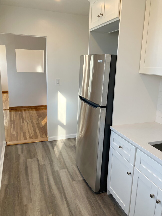 Building Photo - Newly renovated, 1 BED 1 BATH. Available NOW!