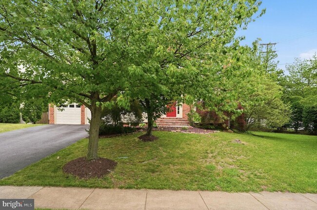Building Photo - 6355 Willowfield Way