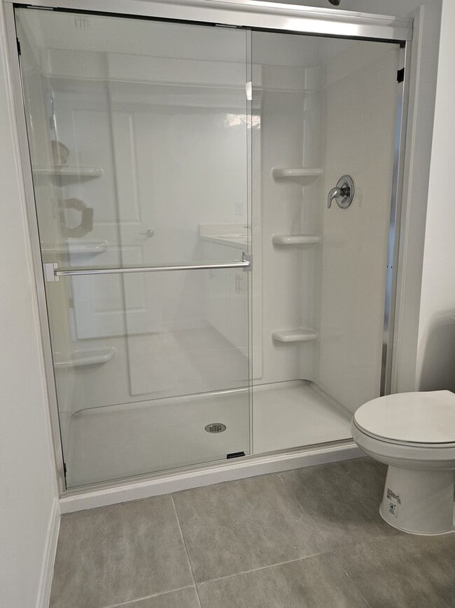 Building Photo - Townhome in The Townhomes of River Landing