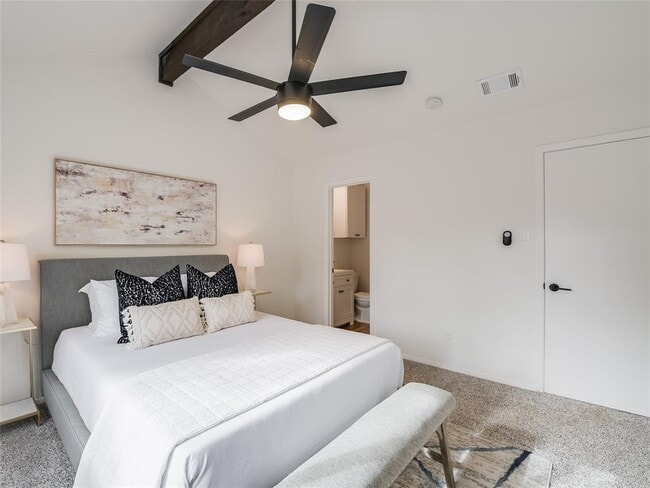 Building Photo - 10055 Woodland Village Dr