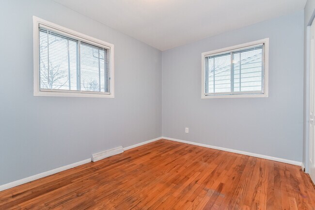 Building Photo - 1217 Baron Ave