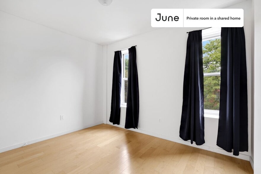 Building Photo - Room in Shared 4 bed/2 bath home