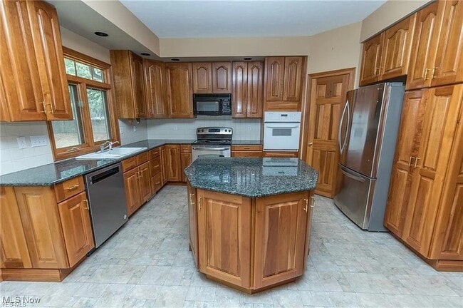 Building Photo - 7264 Forestwood Dr