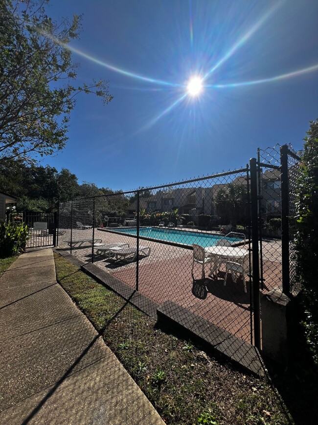 Building Photo - Brookside Townhome with Downstairs Bedroom, Updated Kitchen, and Access to Pool & Tennis