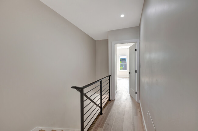 Building Photo - 134 N Linwood Ave