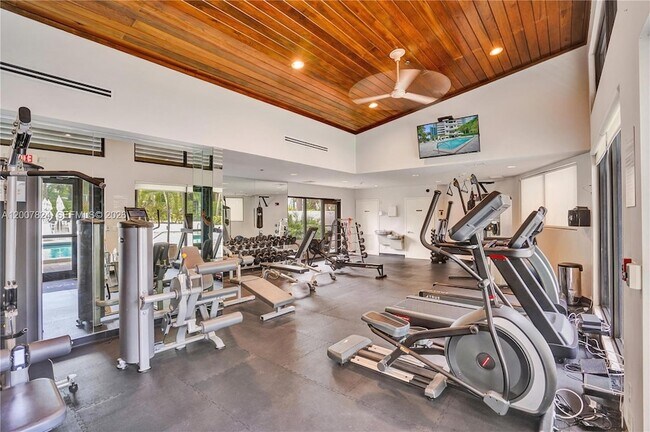 Building Photo - 151 SE 15th Rd