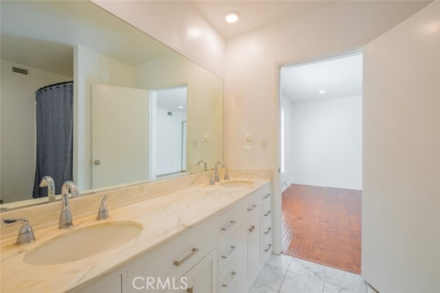 Building Photo - 4321 Clear Valley Dr