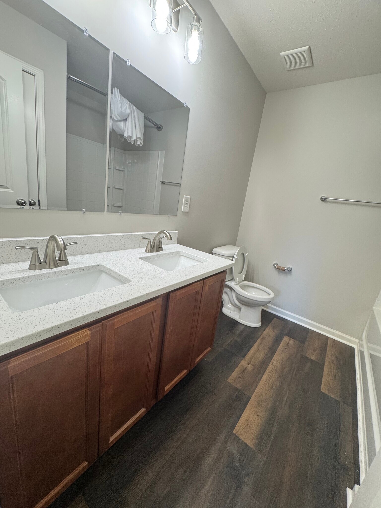 Building Photo - 1617 Friendly Rd