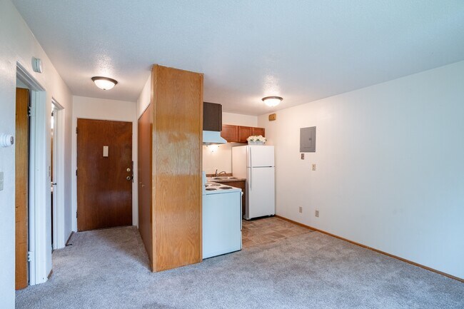 Fargo, ND Morningside Apartments | 11A | Living - Morningside