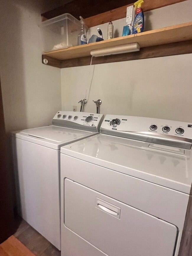 Building Photo - Tahoe Donner Long Term Lease - 2 bedroom with loft