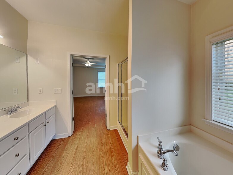 Building Photo - 6486 Stonelake Pl SW