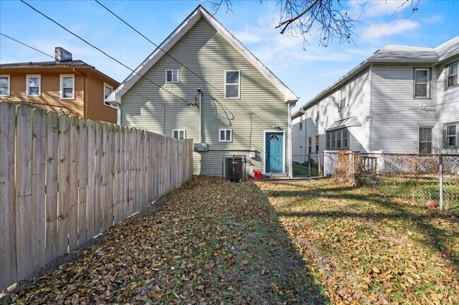 Building Photo - 119-119 N Grant Ave