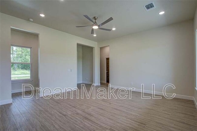 Building Photo - 207 Hope Ave