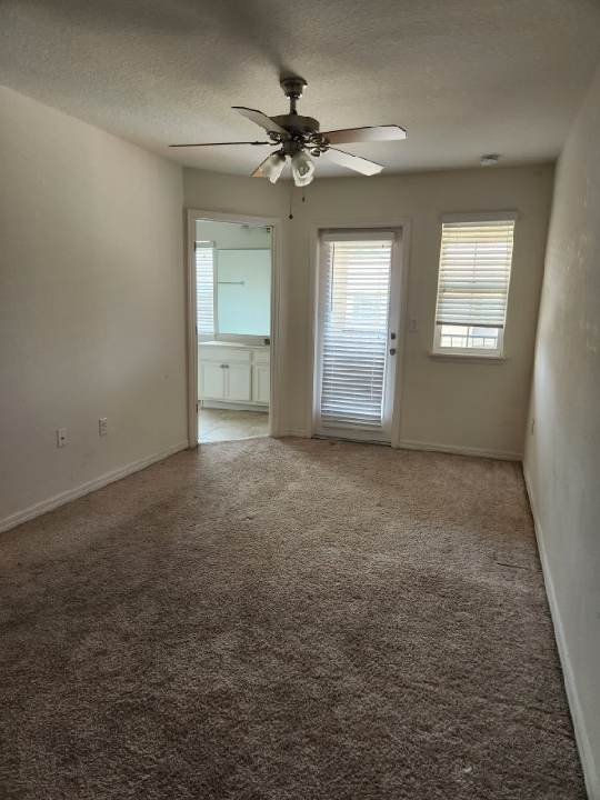 Building Photo - 105 Misty Glen Ln