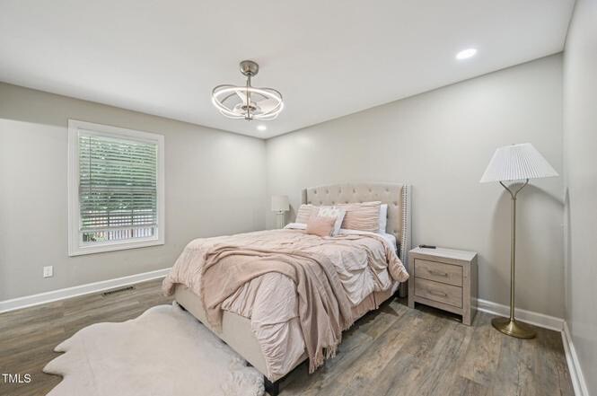 Building Photo - 1104 Suterland Rd