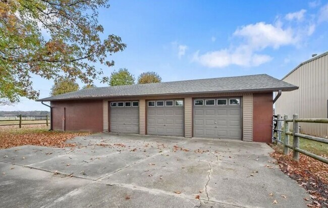 Building Photo - 4657 Butterfield Coach Rd