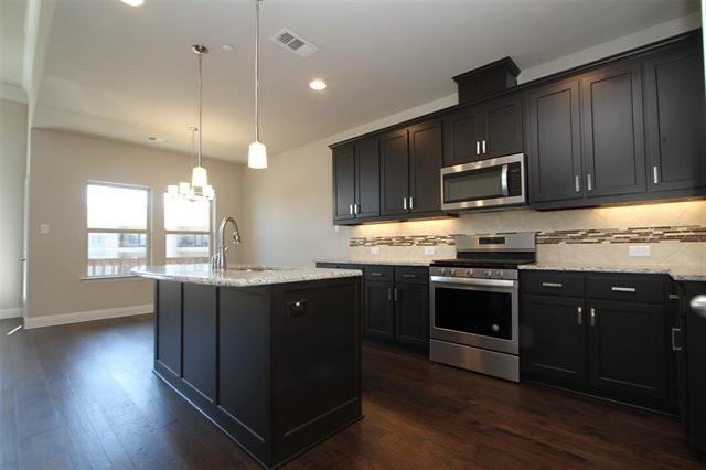 Building Photo - 2300 Southwick Dr