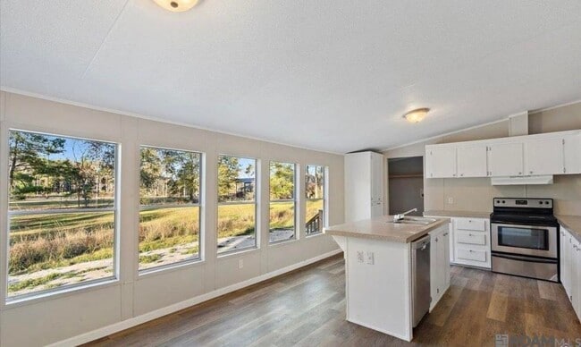 Building Photo - 9853 Springfield Rd