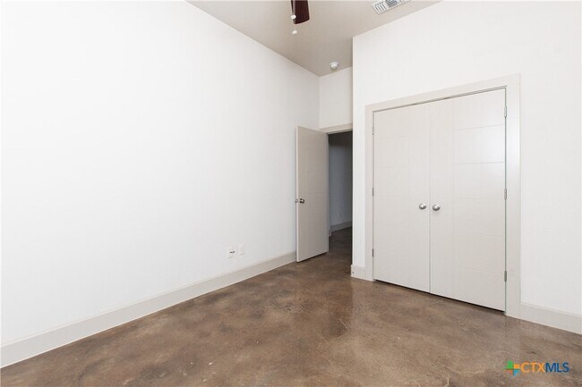 Building Photo - 7101 Andalucia Dr