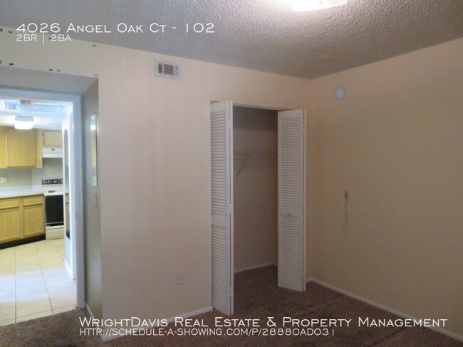 Building Photo - 2/2 Condo in North Oaks with Pool