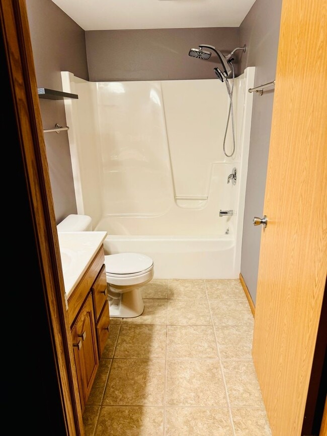 Building Photo - Remodeled 3BR 3BA Duplex in Black Earth –  $2800 month