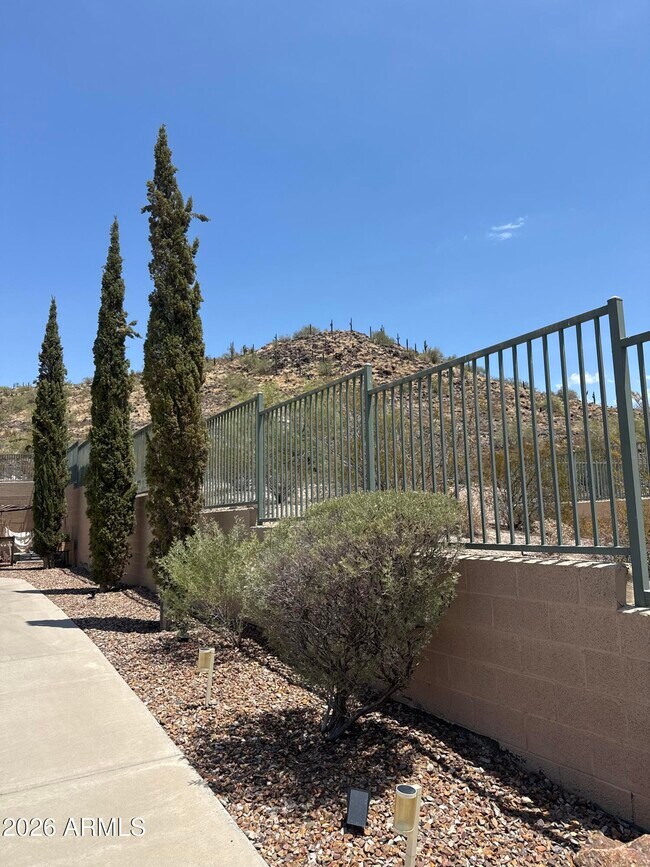 Building Photo - 3928 W Range Mule Dr