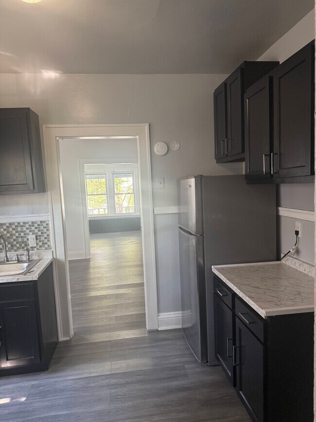 Building Photo - 3006 South Dakota Ave NE