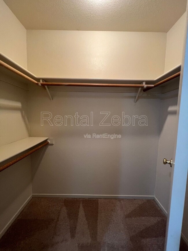 Building Photo - 3068 W Queens Cir