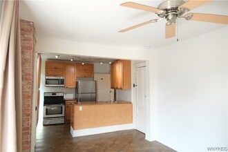 Building Photo - 4 St Johns Pl