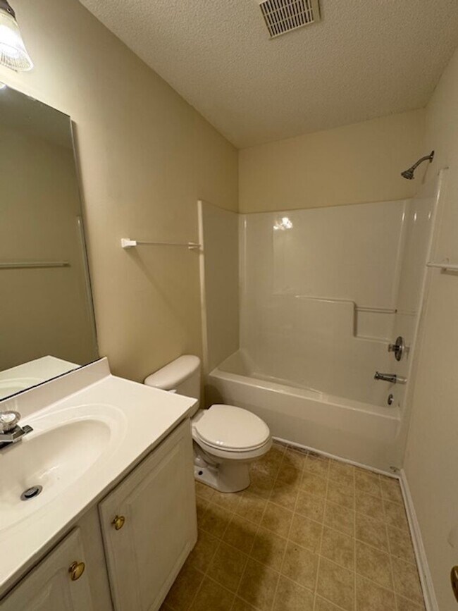 Building Photo - Holton Place - McClelland Dr.