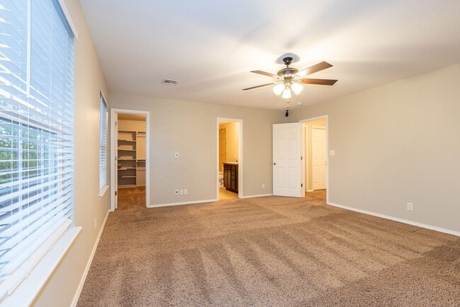 Building Photo - 3 Bed | 2.5 Bath in Broken Arrow!